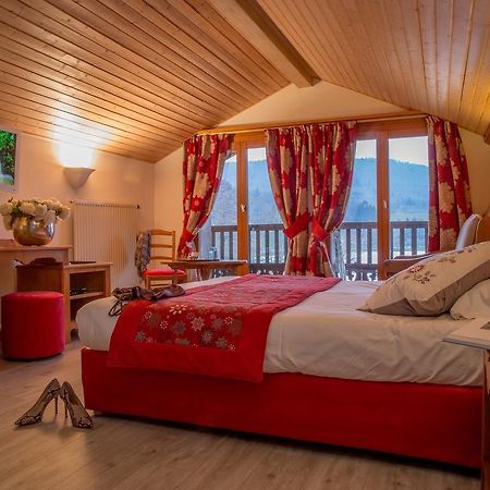 Готель L'Ancolie "Chalet Du Lac" Крюзей Екстер'єр фото