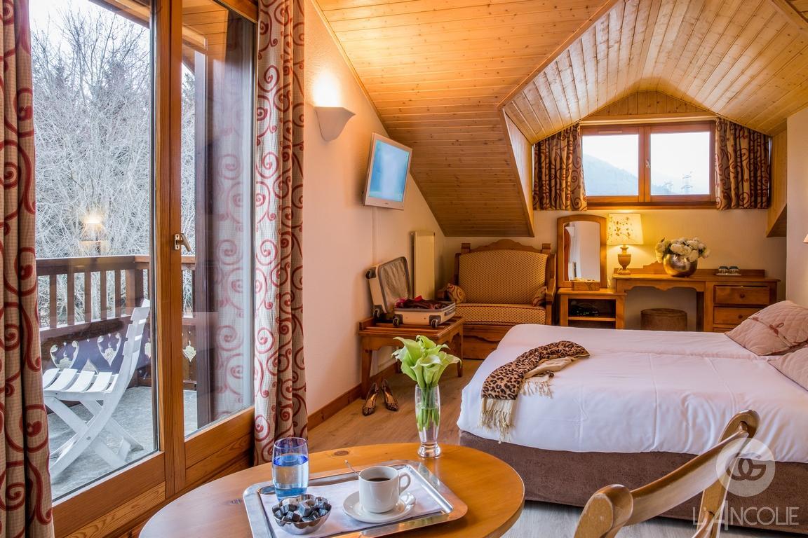 Готель L'Ancolie "Chalet Du Lac" Крюзей Екстер'єр фото